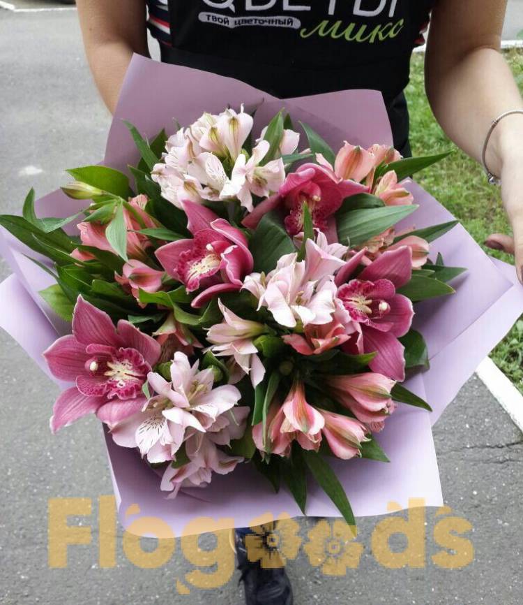 Букет «Шарм» за 7 897 руб.